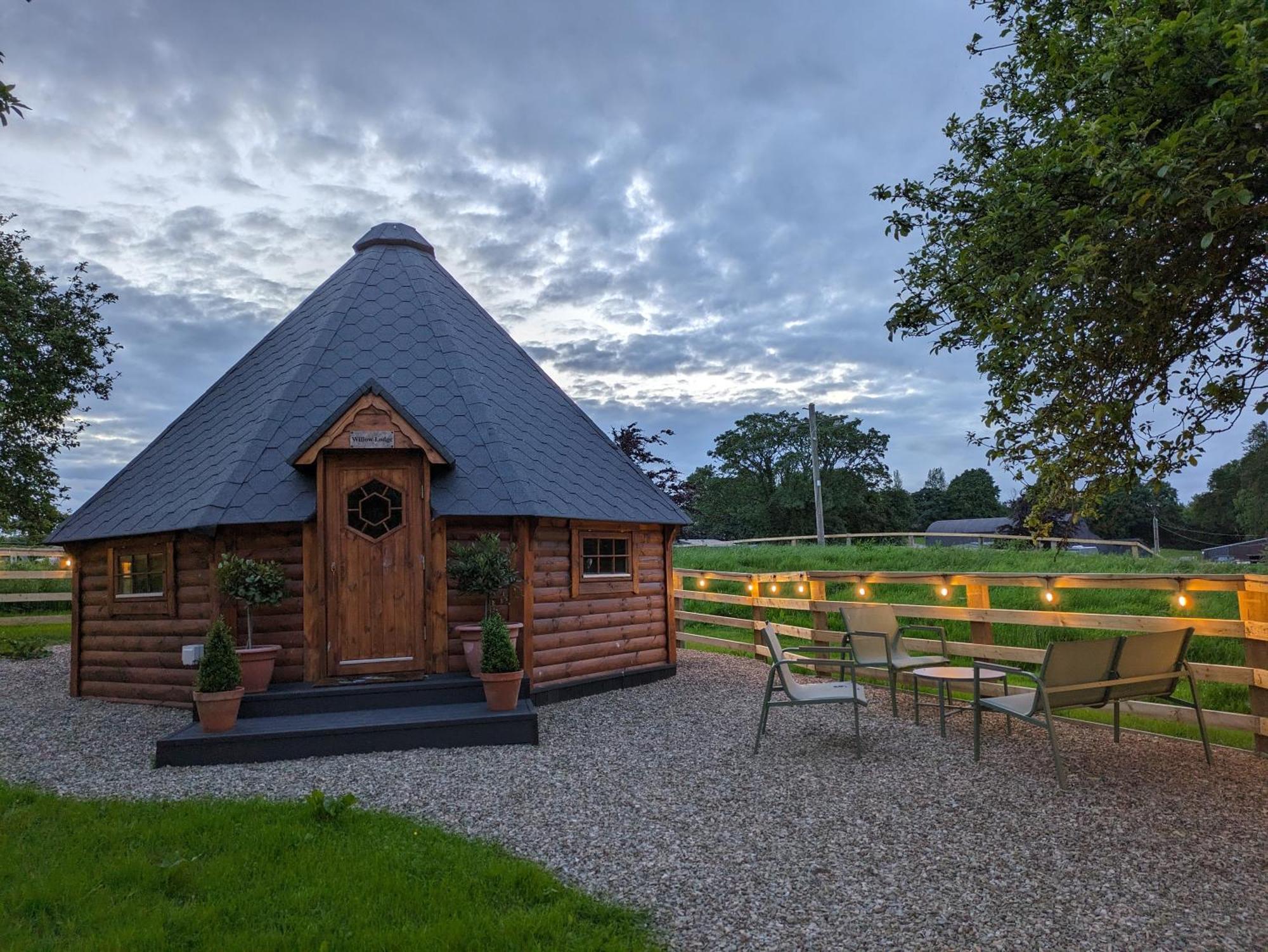 Apple Blossom Glamping Кілкенні Екстер'єр фото